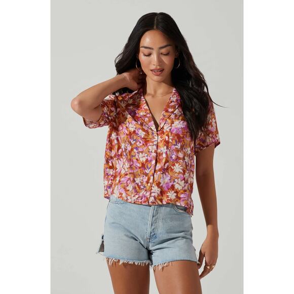 Astr Tops - ASTR Tourist Button Down Top Rust‎ Magenta Floral Camp Collar XS